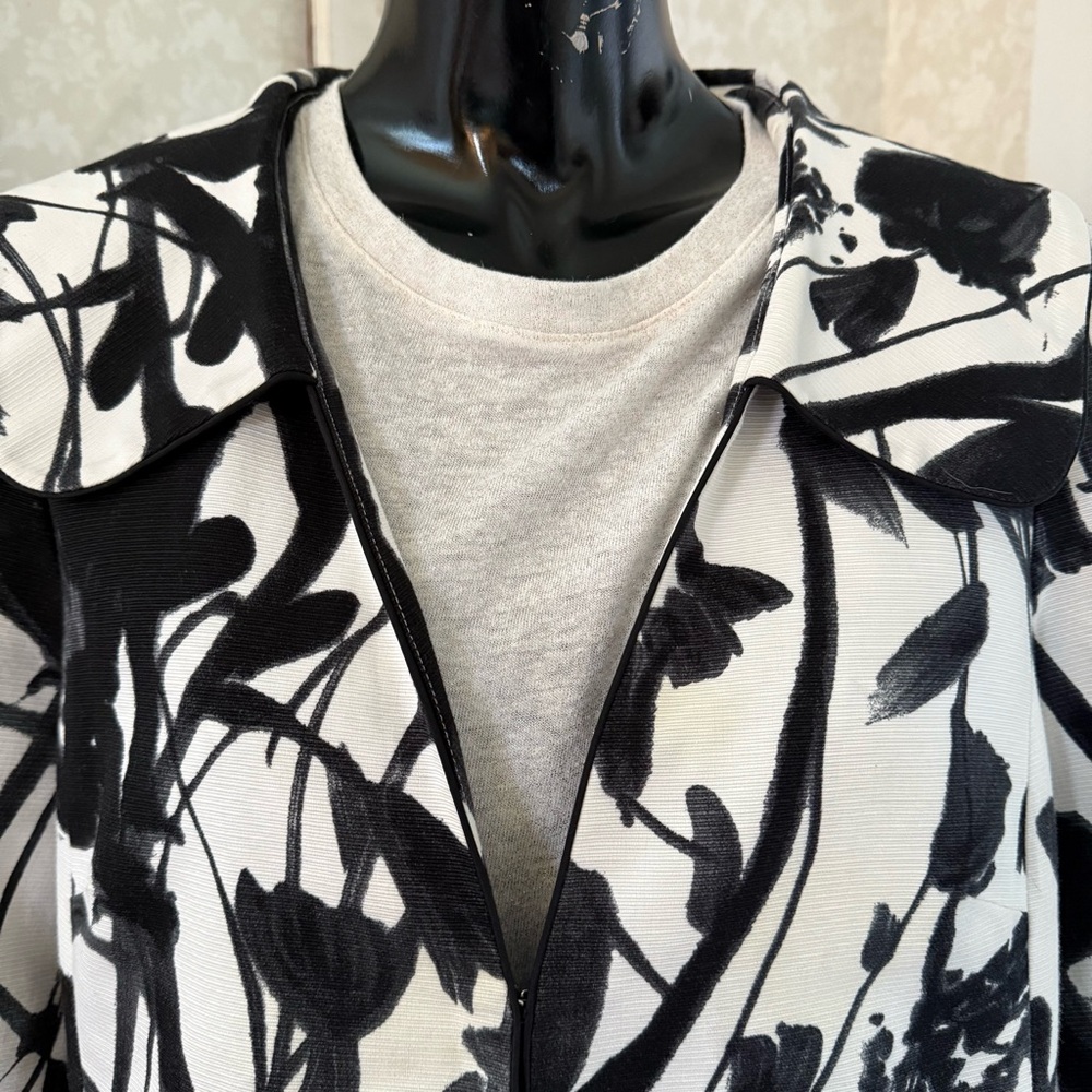 Nine West Black & White Lined Floral Cotton Swing Coat w Clasp Closure Sz Large - Picture 4 of 10